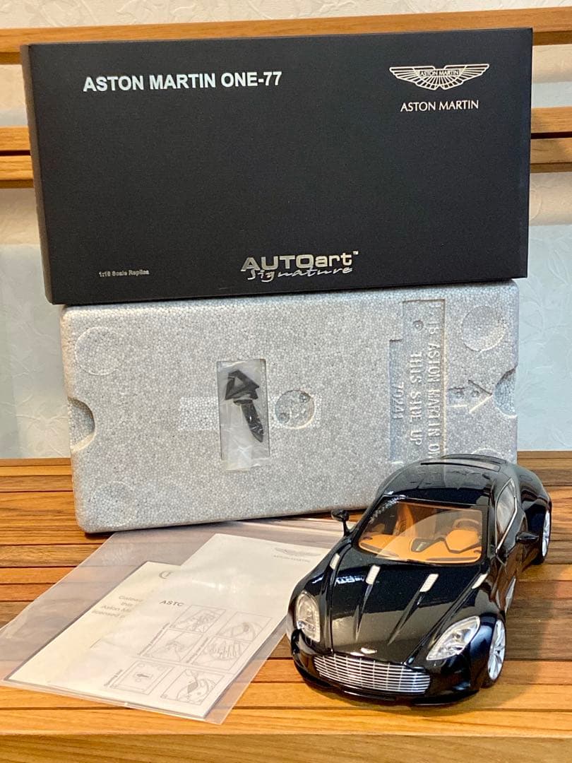 AUTOart 1/18 アストンマーチンONE-77 （ブラック）【中古品】