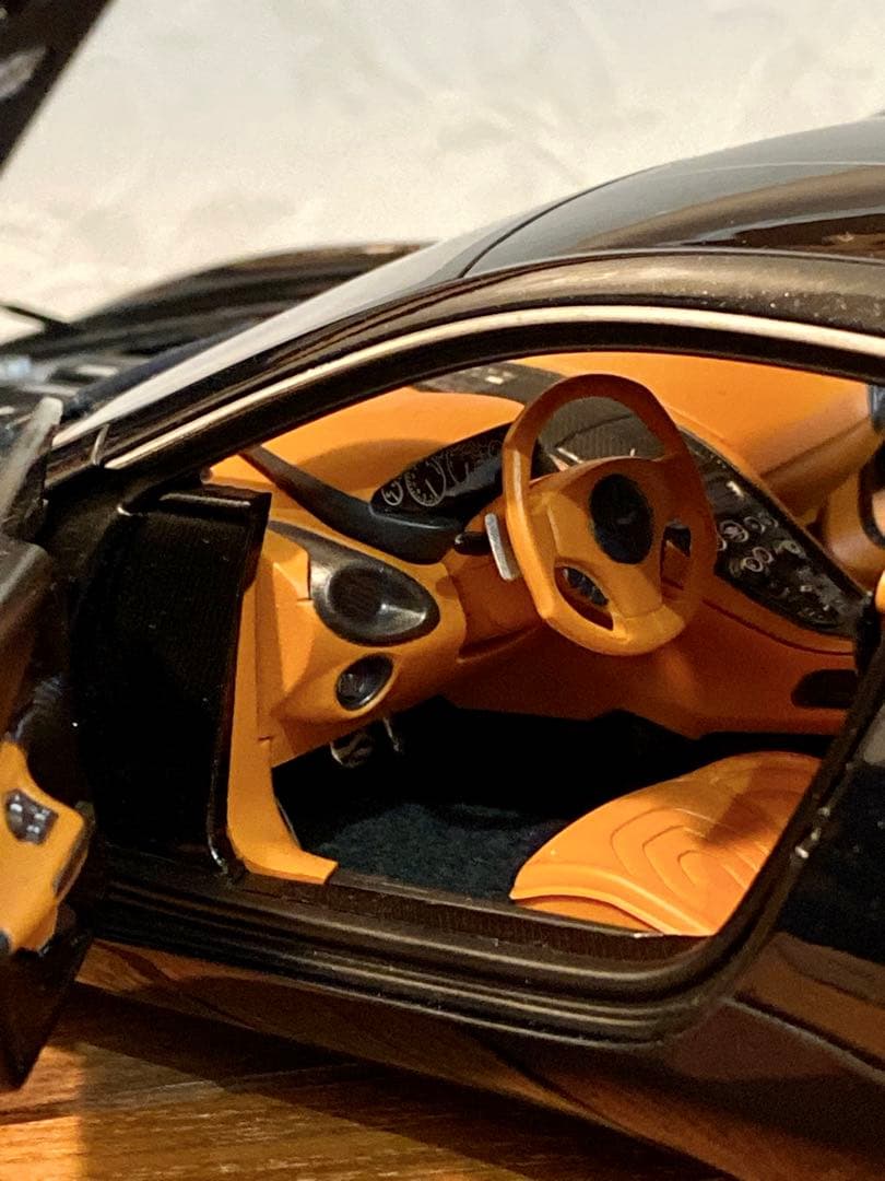 AUTOart 1/18 アストンマーチンONE-77 （ブラック）【中古品】