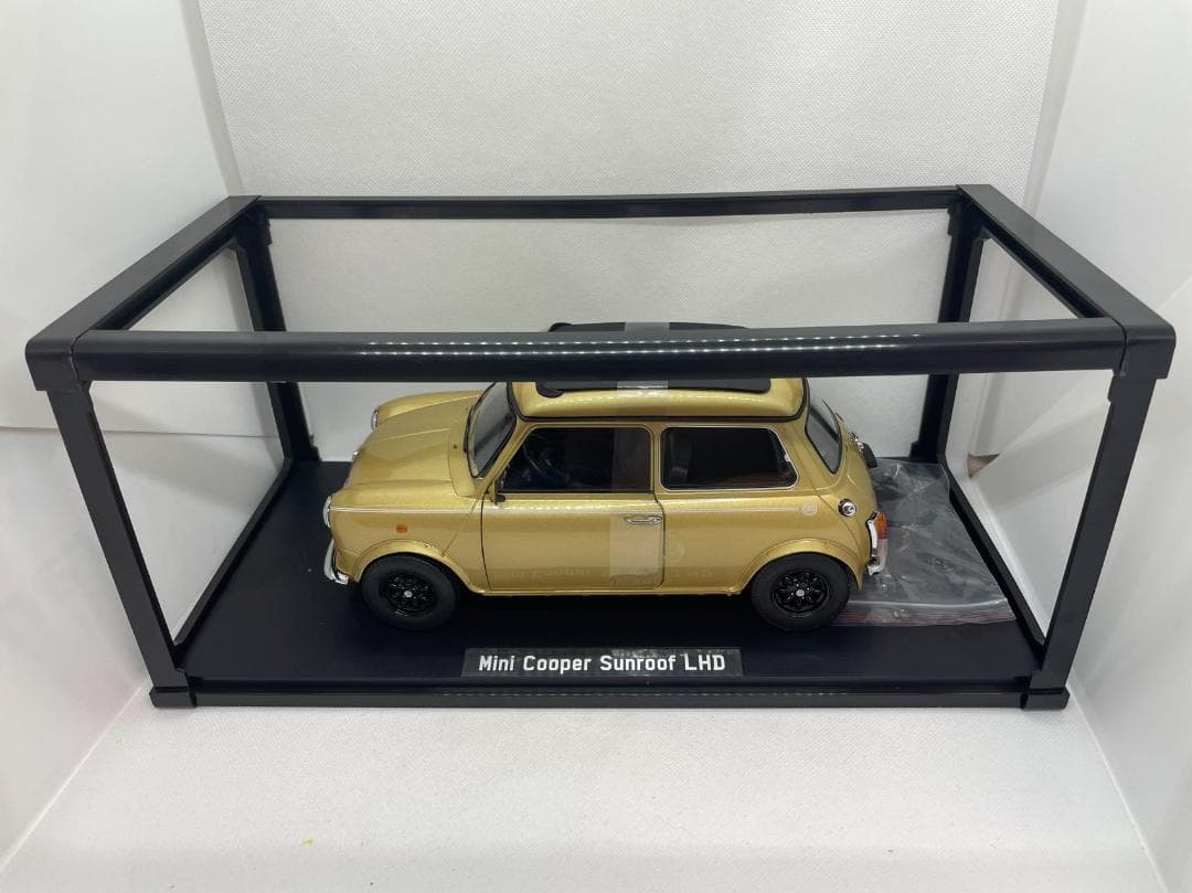 305-052 KK 1/12 ミニ クーパー Sunroof LHD