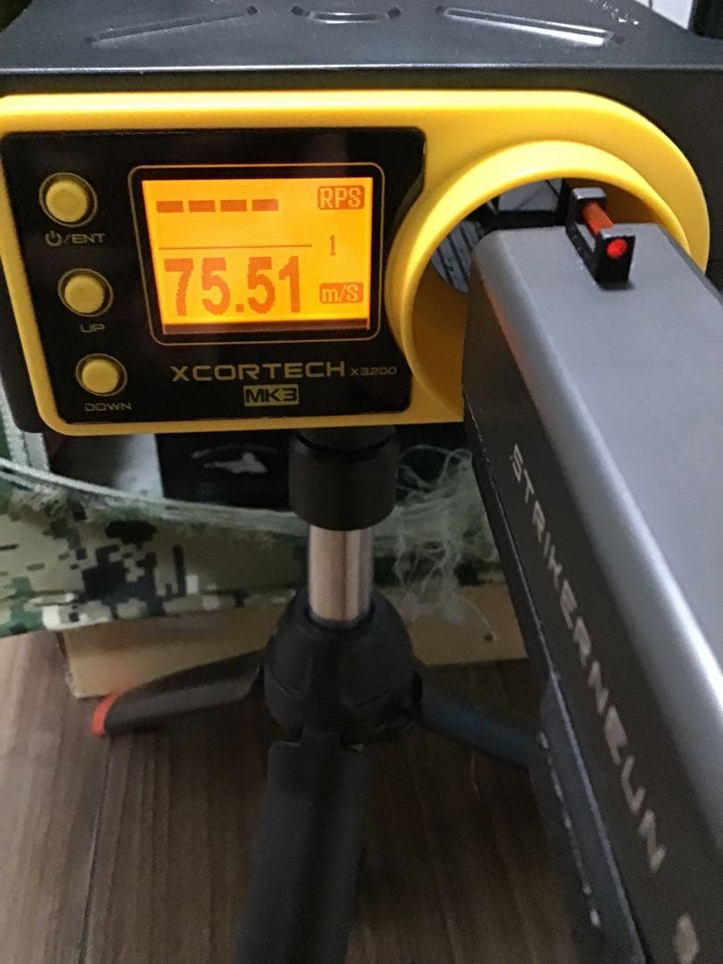 STRIKERNEUN 9 X19 CO2ガスガン　マルイマガジン付き