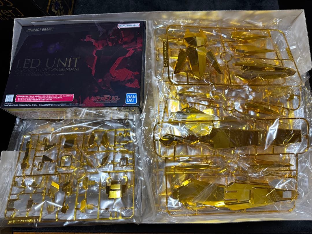 PGユニコーンガンダム 3号機フェネクス ナラティブVer.＋LEDユニット