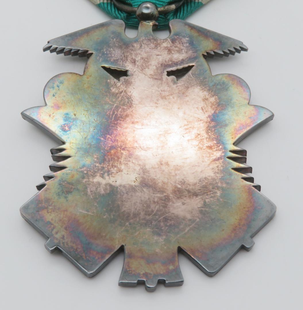 1070、功七級金鵄勲章　 記章 勲章 銀メダル1点