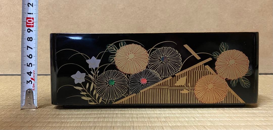 漆器 重箱 4段 菊蒔絵　エコメルカリ便指定して下さい。