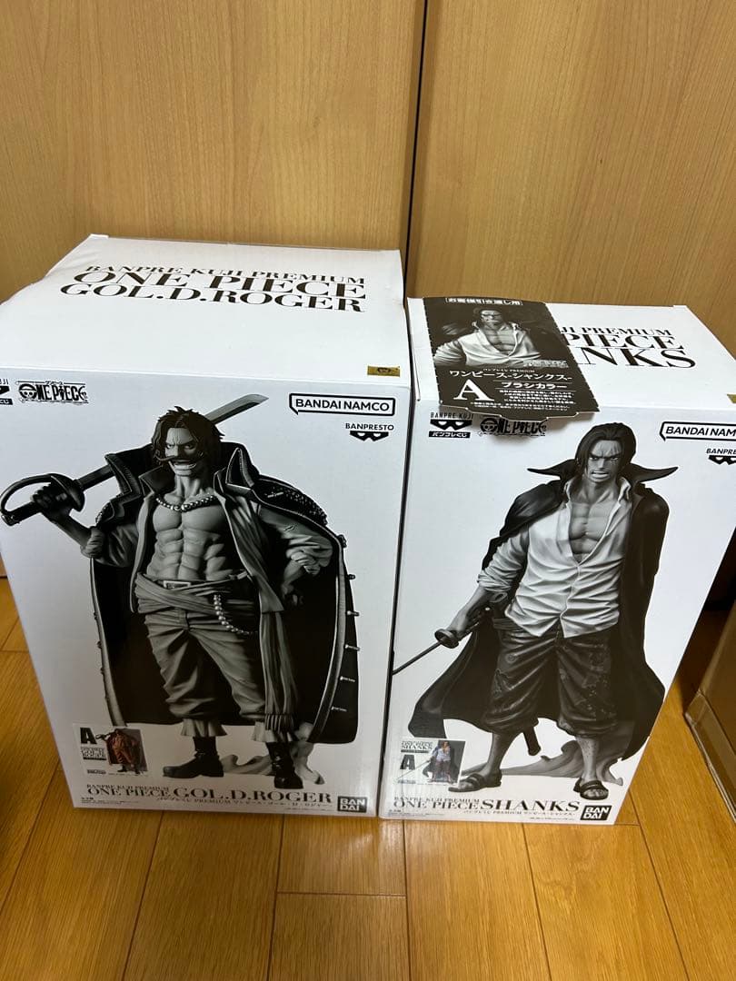 ワンピース　バンプレくじプレミアム　シャンクス　ロジャー　4体　＋　プライズ2体