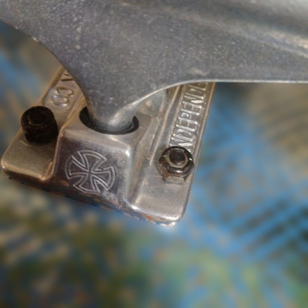 スケートボード 　ファッキングオーサム　インディペンデント　スピットファイヤー