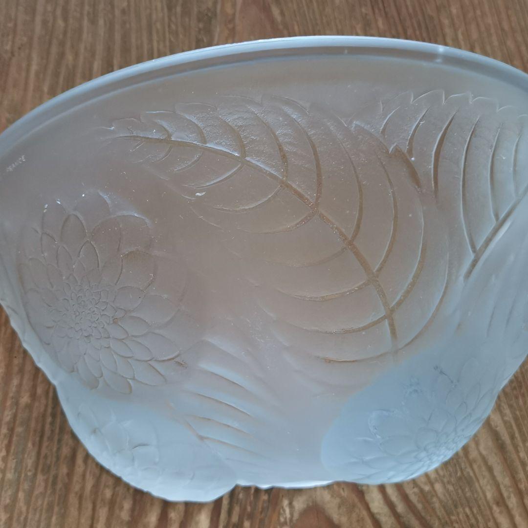 アンティーク ラリック ダリヤ菊紋 ガラスウォールランプシェイド ハーフムーン