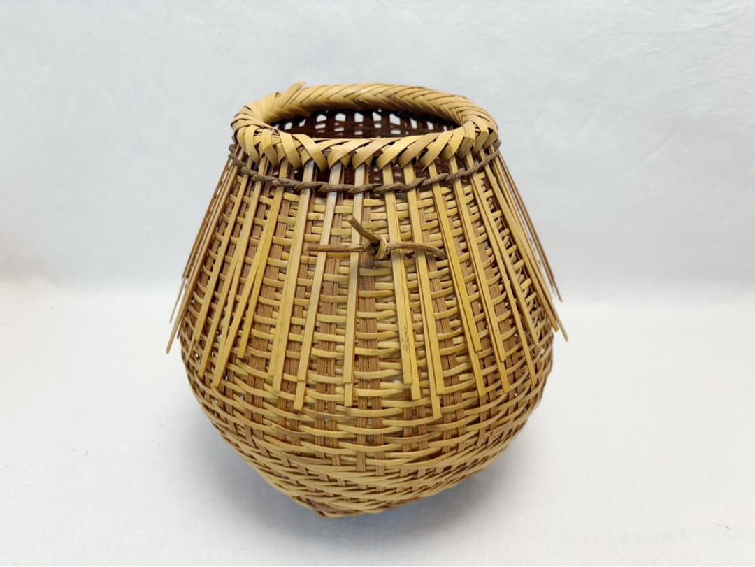 華道具 白竹 桂籠 竹花入 茶道具 竹工芸 天然竹製 竹篭 竹細工 生花 茶室