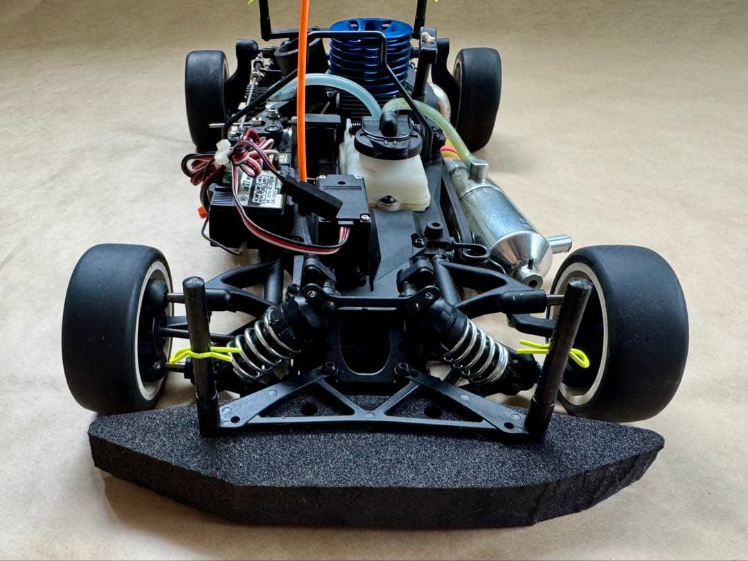 u*f様 ヨコモ GT-4W RX-7(FD3S)ボディ 不動品 メカ付 ジャン