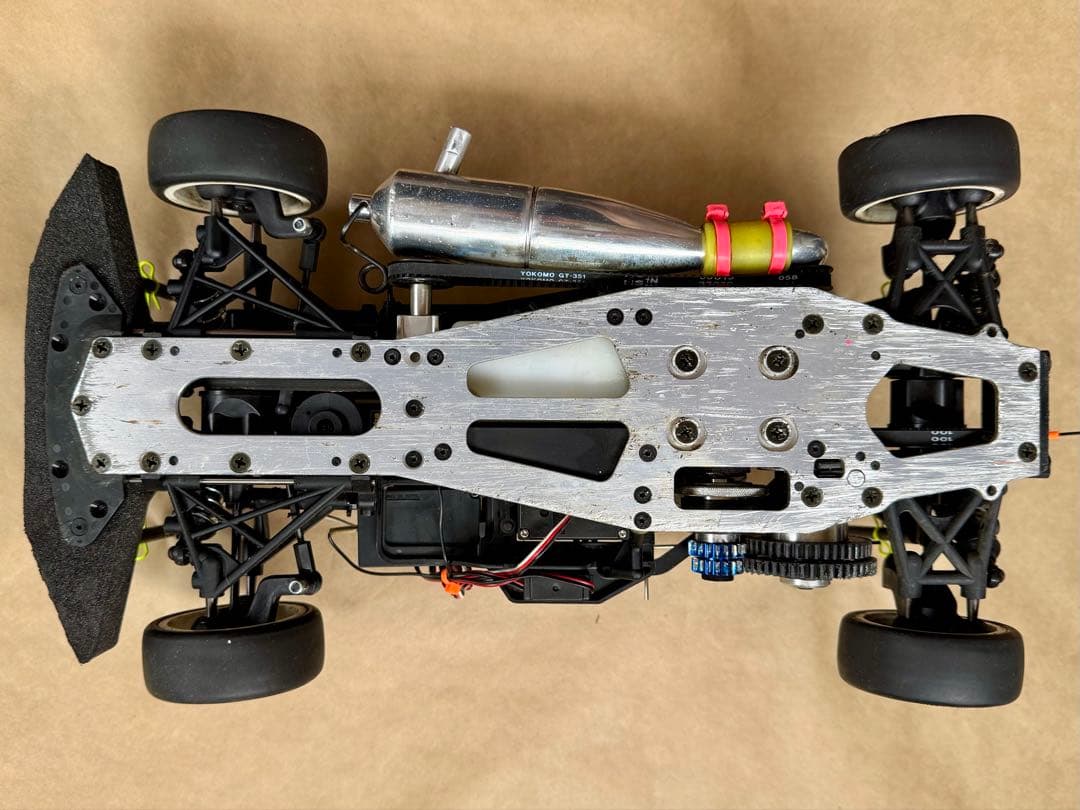 u*f様 ヨコモ GT-4W RX-7(FD3S)ボディ 不動品 メカ付 ジャン