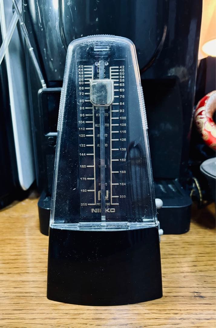 ☆ヤマハ電子ピアノ145B☆88キーブラック、フット付き、送料(8000〜)込み