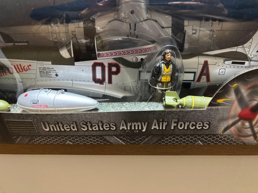 新品BBIエリートフォース製1/18 P-51Dマスタング