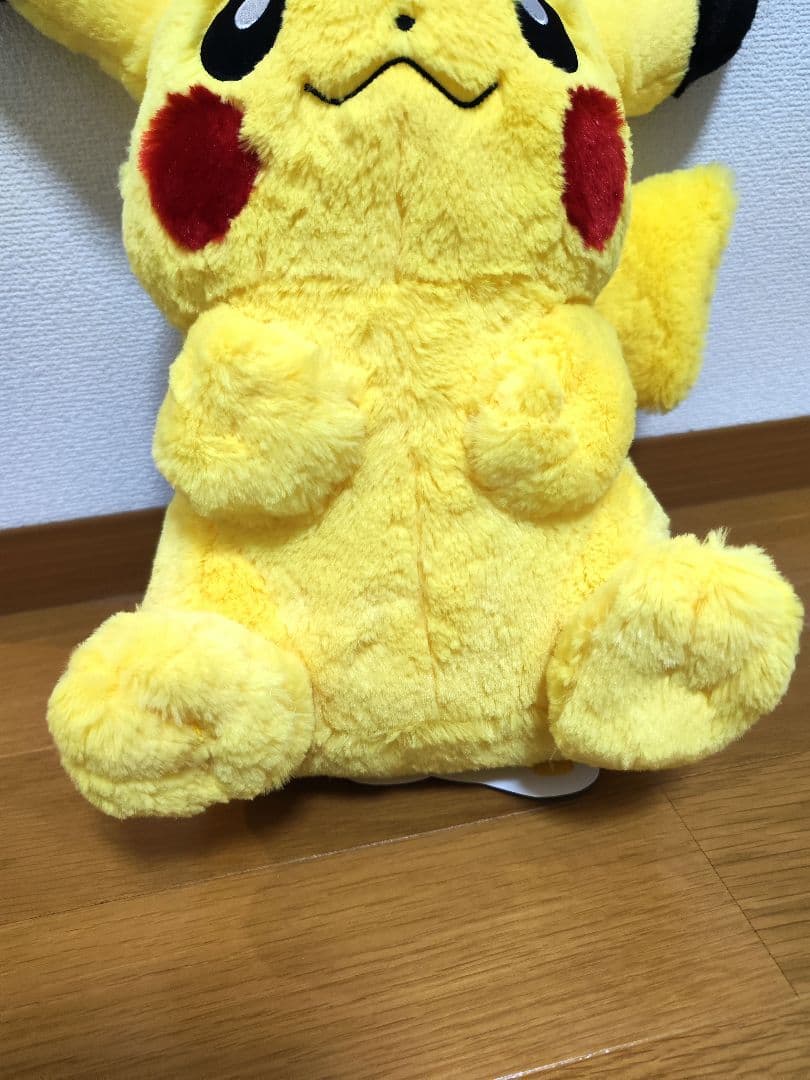 【新品未使用タグ付き】おっきいふわふわぬいぐるみピカチュウ　ポケモンセンター限定