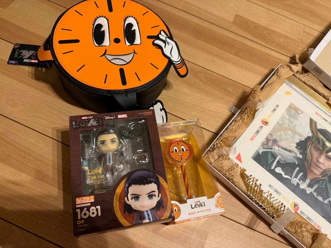 ★新品未使用（ねんどろいどのみ欠品あり）ロキ★Loki★グッズ★サイン入り額縁