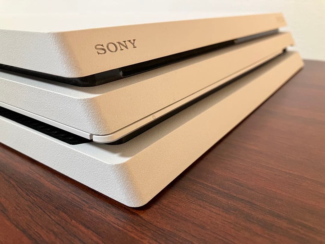 【美品】PS4 Pro 1TB ホワイト CUH-7200B