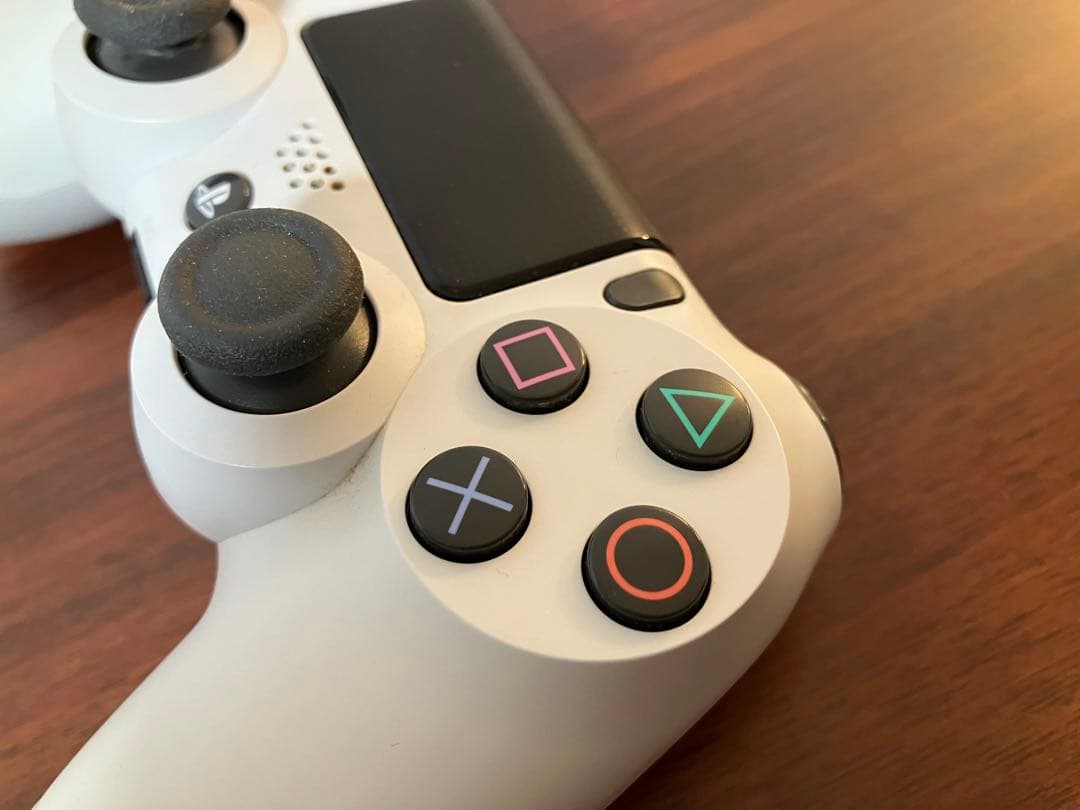 【美品】PS4 Pro 1TB ホワイト CUH-7200B