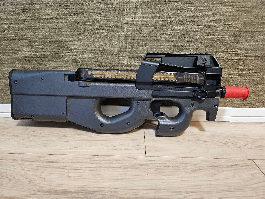 東京マルイ P90 TR with SILENCER（ドットサイト付き）