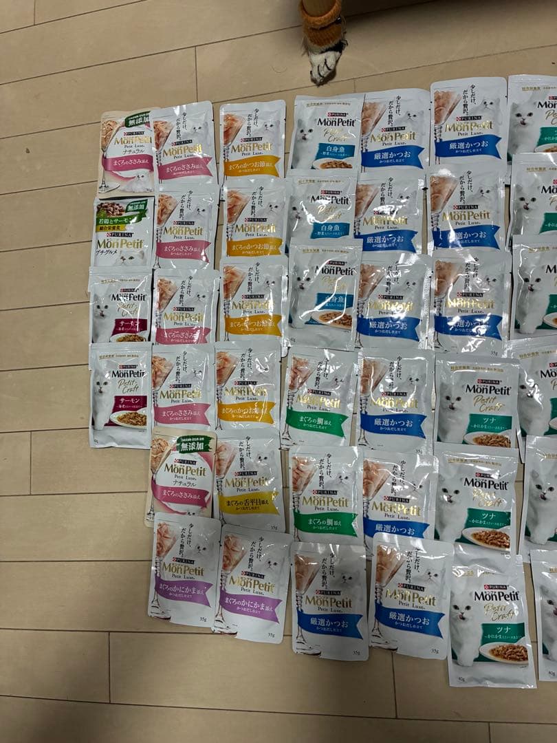 ピュリナ プチリュクス モンプチ 8箱＝102袋+70袋 合計172袋