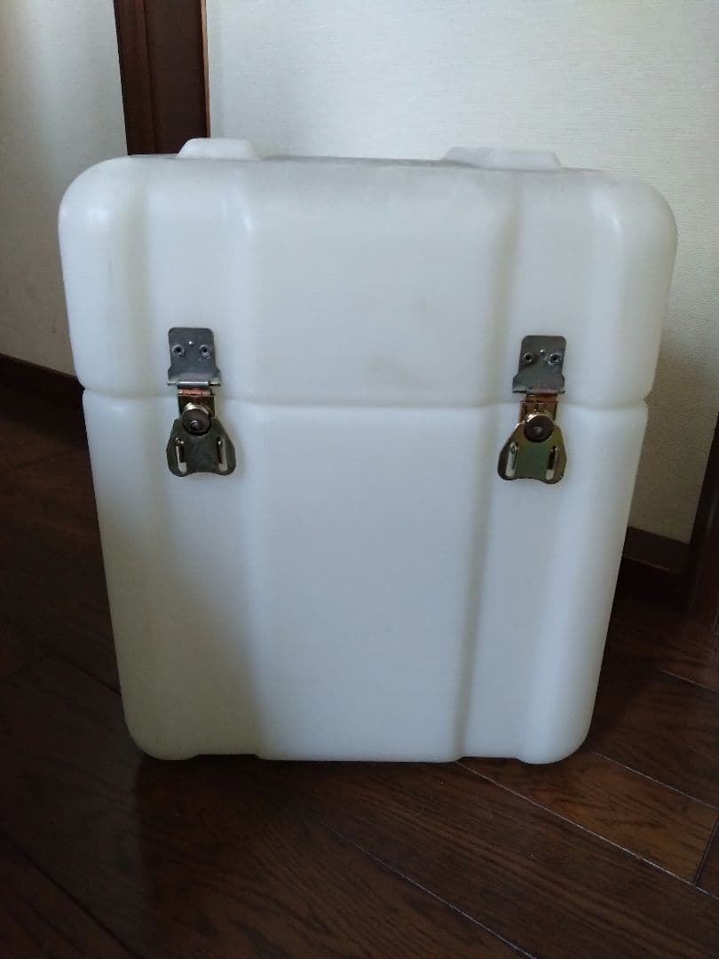 米海軍放出品 ハードケース防水防塵 REUSABLE CONTAINER 白