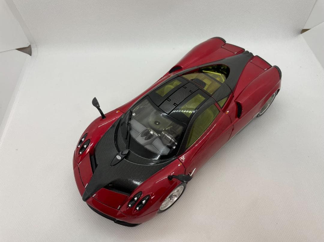 701-017 GT AUTOS 1/18 パガーニ ウアイラ Red
