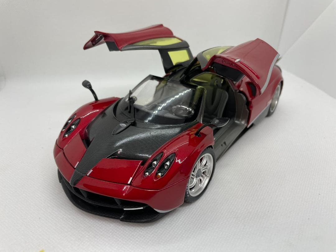 701-017 GT AUTOS 1/18 パガーニ ウアイラ Red