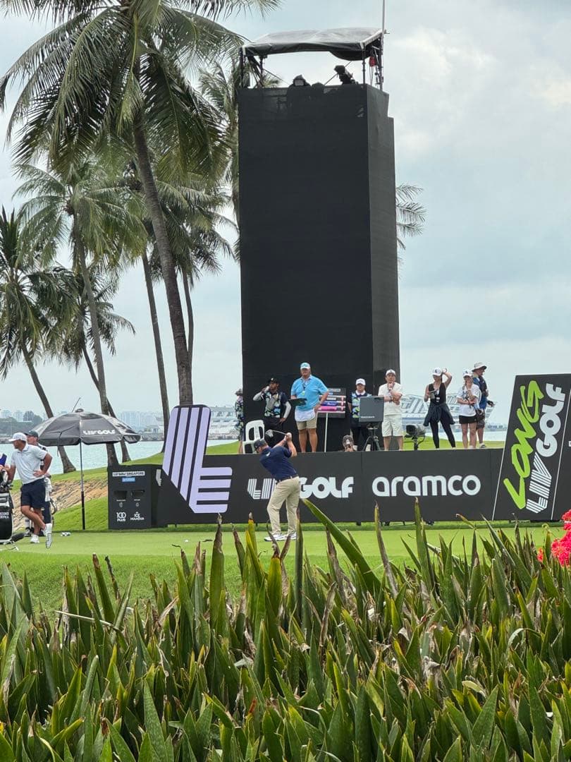 ［レア］LIV GOLF in シンガポール⭐︎ギフトボックス マーカーセット