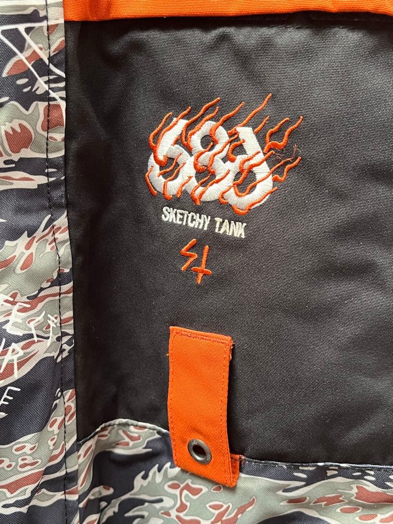 686 ✖️ SKETCHY TANK ビブパン