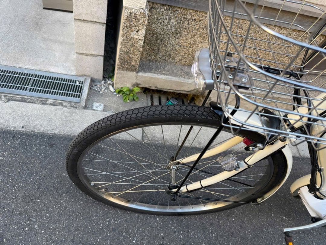 大阪府　ヤマハ　電動アシスト自転車 アイボリー バスケット付き