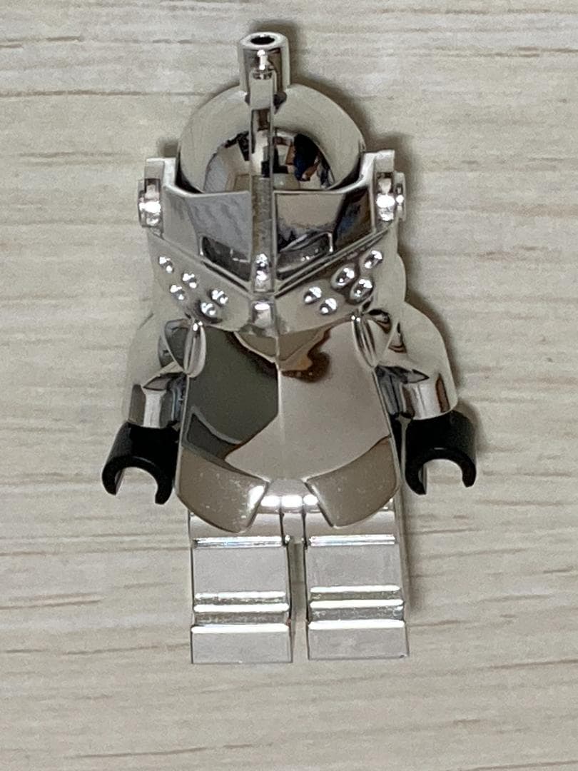 【コンパクト送料無料・匿名配送】ミニフィギュア　銀色の騎士　その3