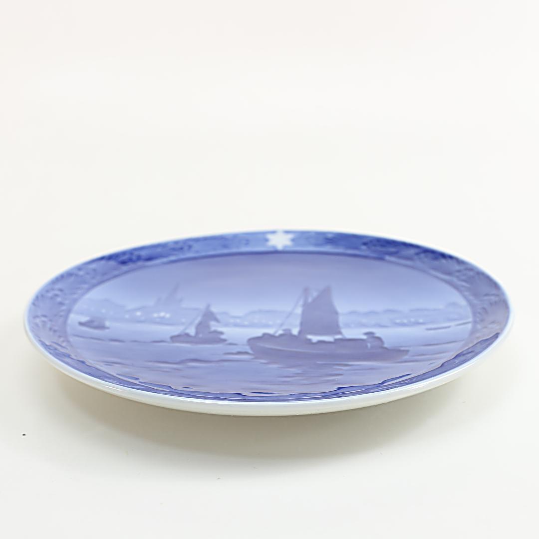 1930年 「港に向かう漁船」 イヤープレート ロイヤルコペンハーゲン