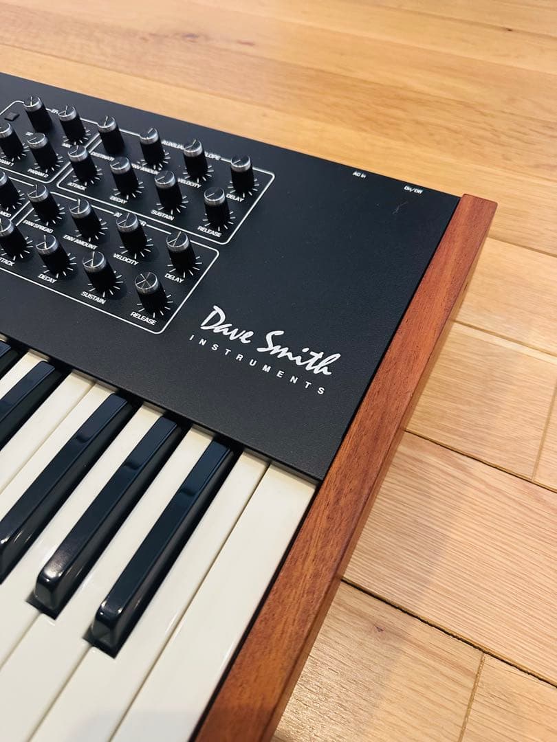Dave Smith Instruments PROPHET REV2 8ボイス