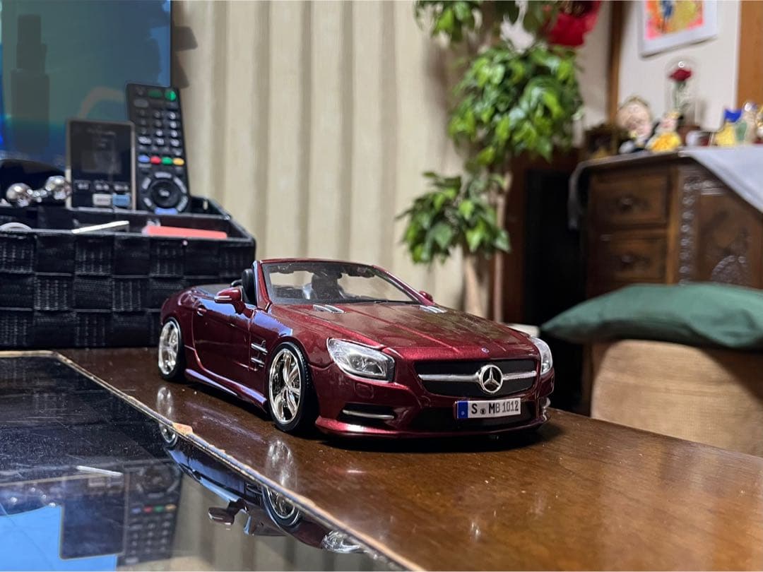 メルセデスベンツ　SLクラス　1/18