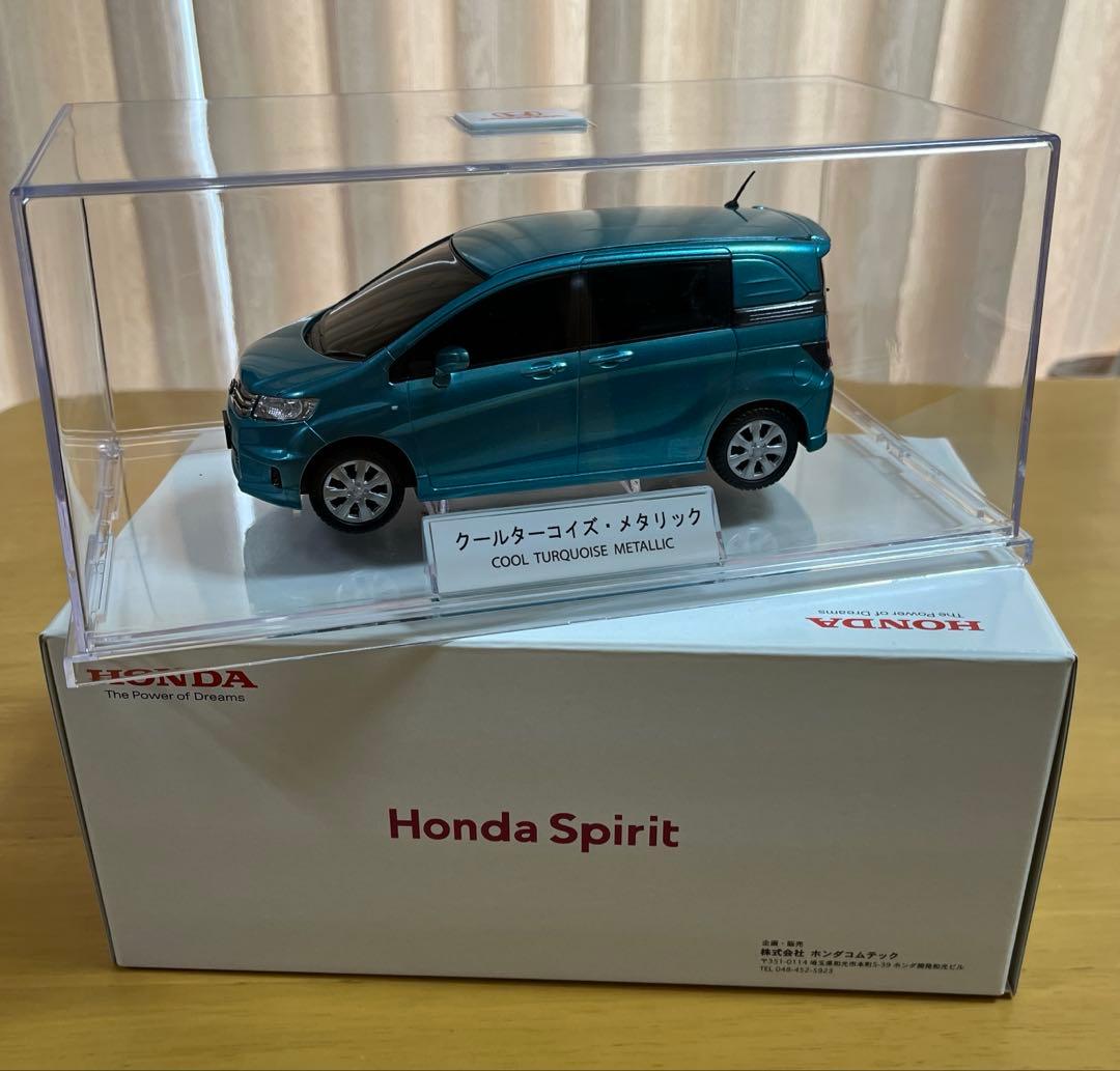 フリード　スパイク　ミニカー　1/43スケール　ケース付き