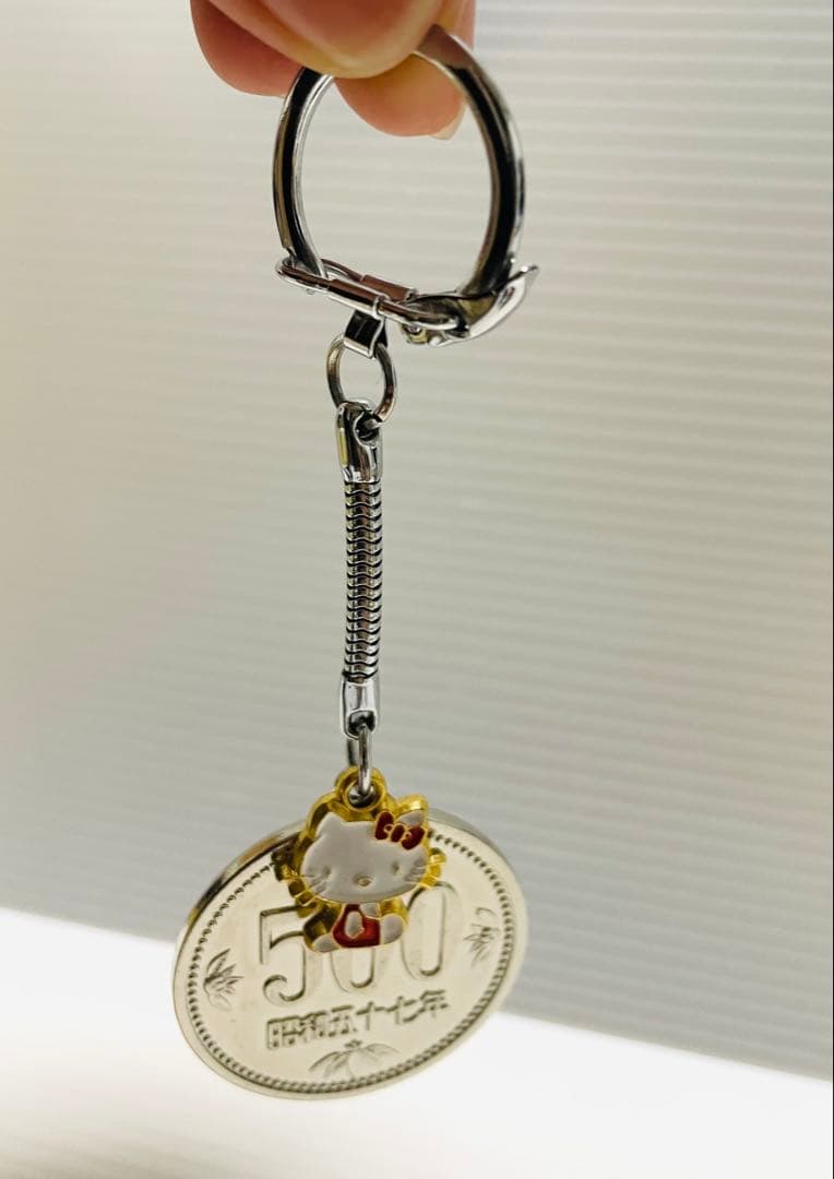 ハローキティ 500円硬貨キーホルダー 昭和57年製 昭和レトロ 希少