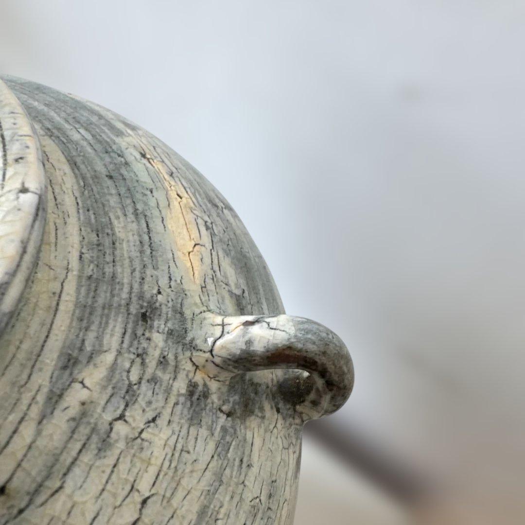 韓国　古美術　灰色と黒の模様の陶芸の壺