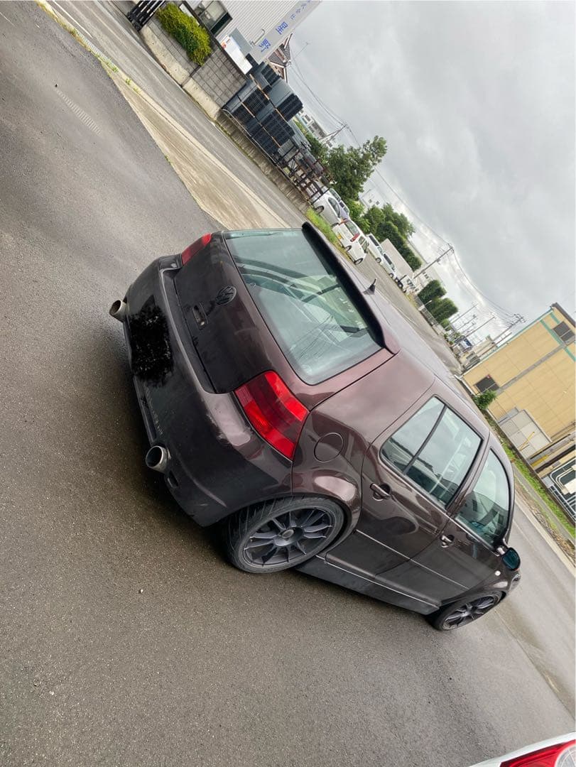 Volkswagen Golf ターボ　ダークパープル