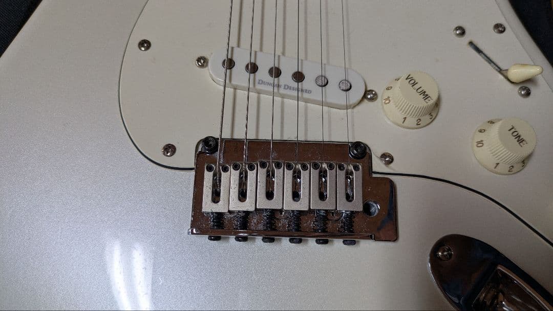 Squier Stratocaster ホワイト