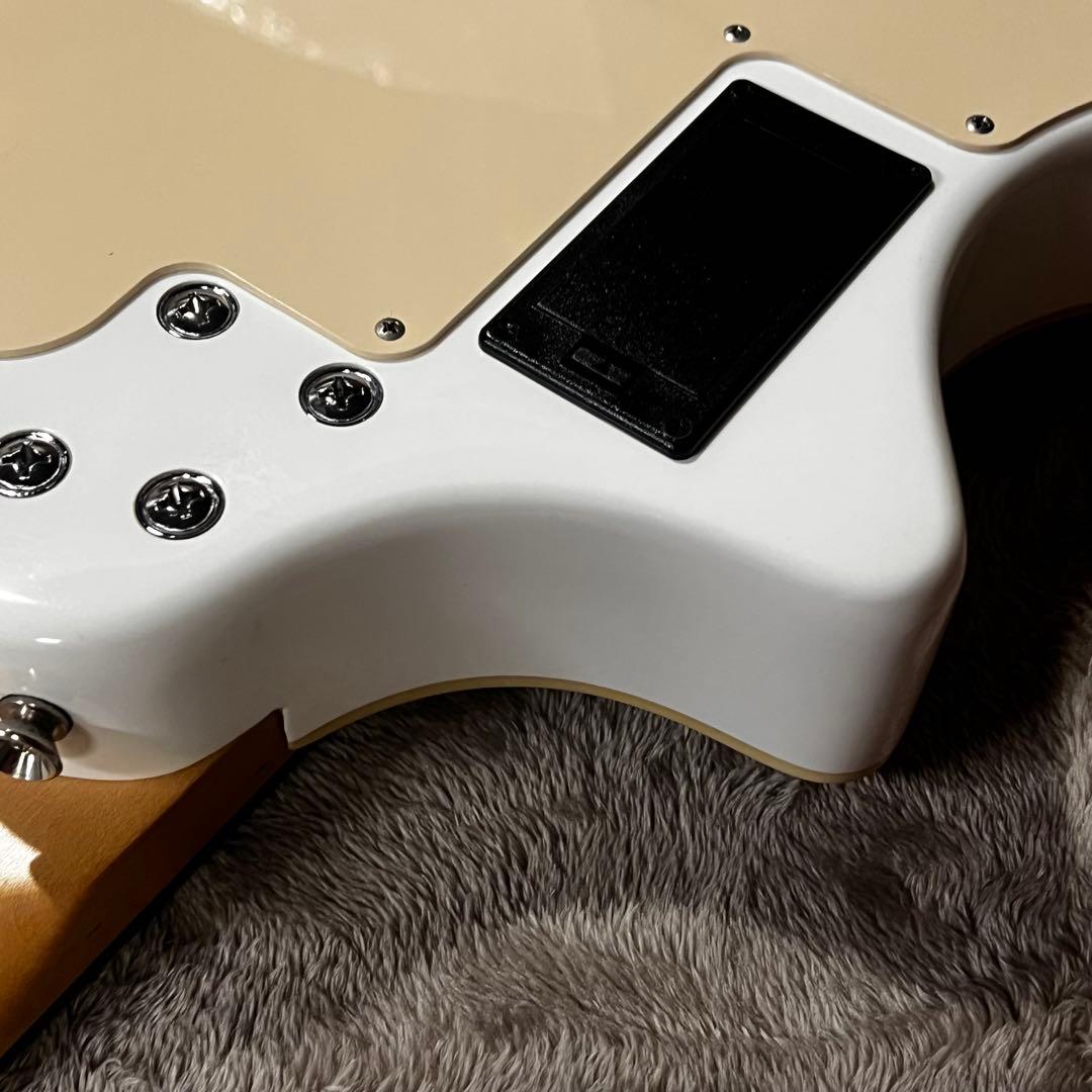 フェルナンデス ZO-3芸達者 アンプ内蔵 ホワイト 管AN