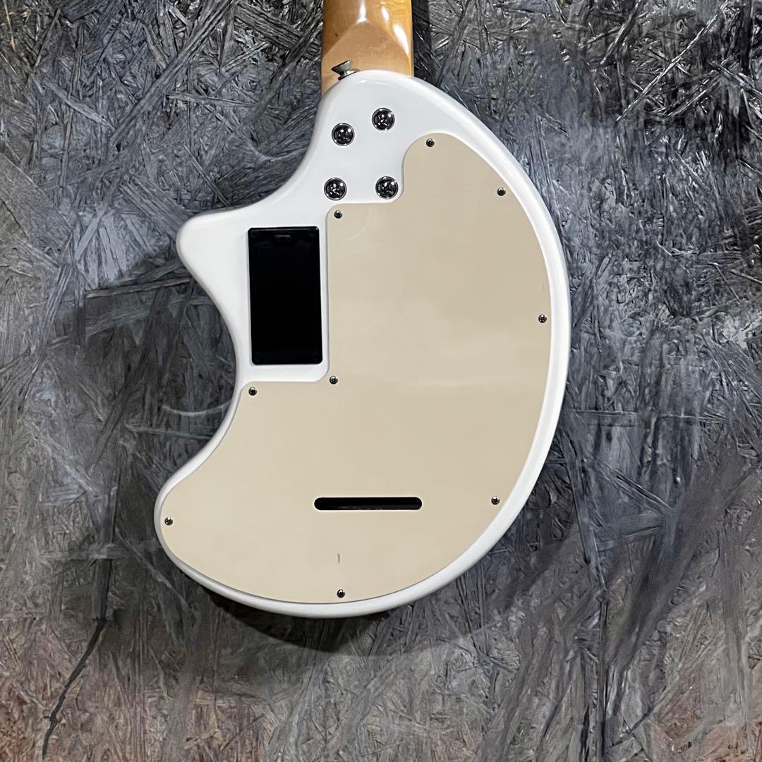 フェルナンデス ZO-3芸達者 アンプ内蔵 ホワイト 管AN