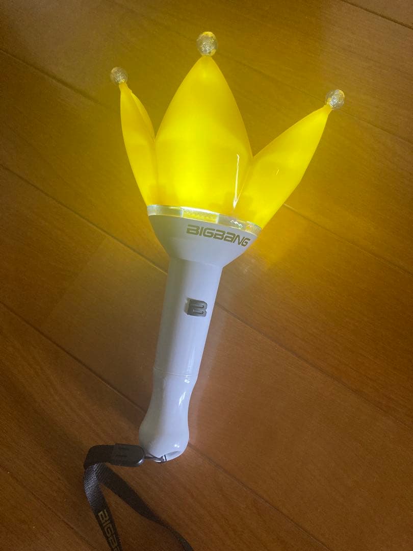 BIGBANG グッズセット イエロー ペンライト 王冠型など