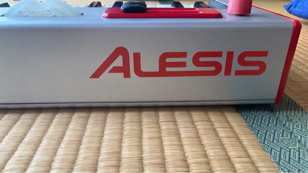ALESIS MICRON シンセサイザー　廃盤品