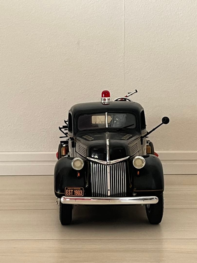 ハーレーダビッドソン 1:16サイズ　1940 FORD FIRE TRACK