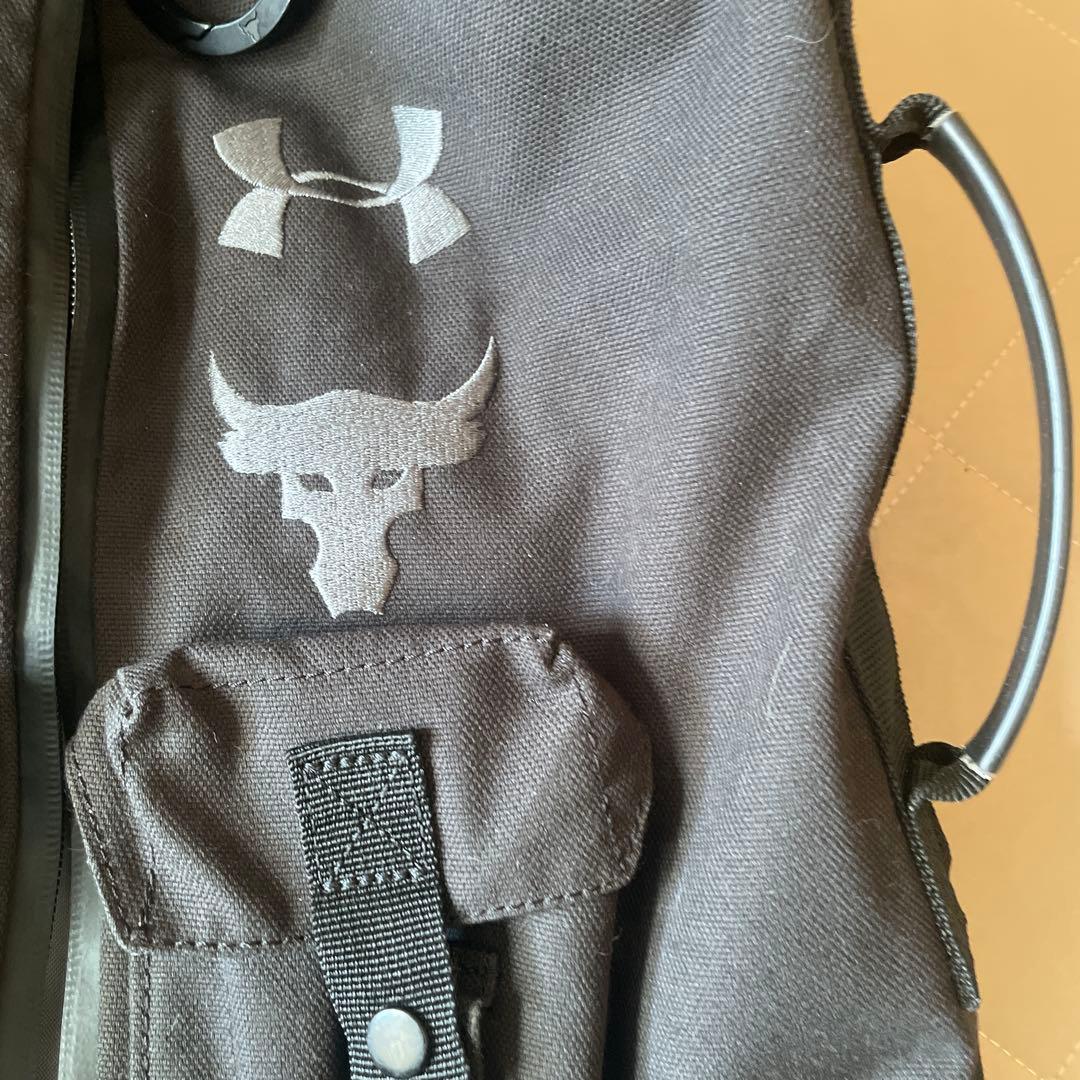 Under Armour ブラックバックパック IRON PARADISE