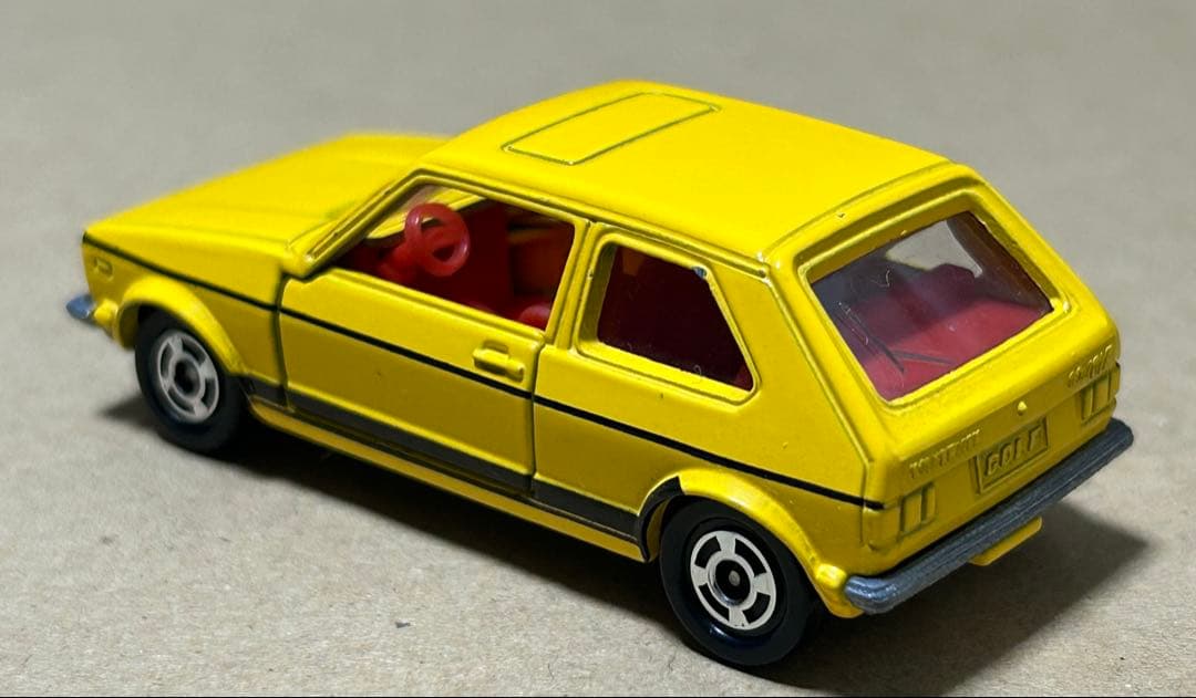 トミカ フォルクスワーゲン ゴルフ GLE 2台セット
