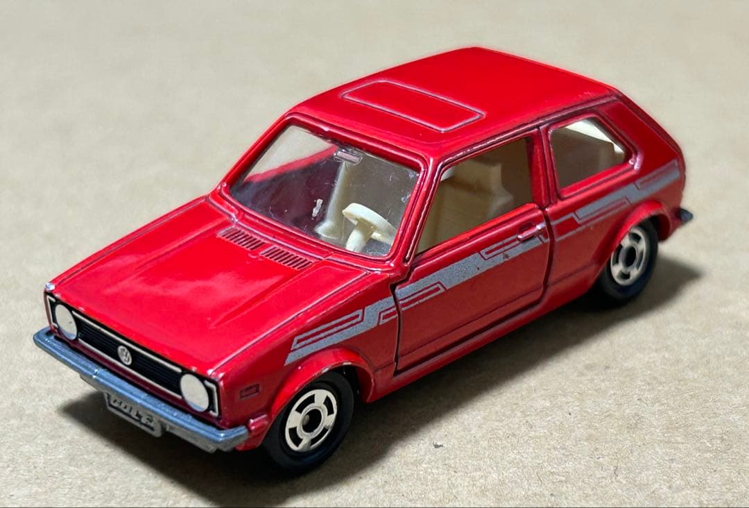 トミカ フォルクスワーゲン ゴルフ GLE 2台セット