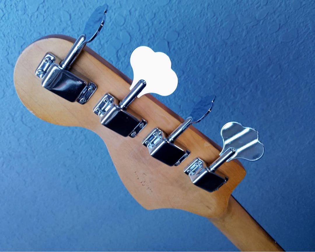 ベース Squier by Fender JAZZ BASS