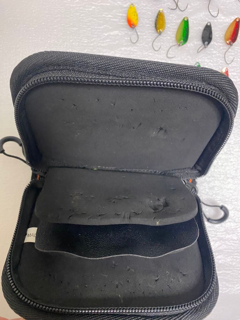 エリアトラウト用ルアー17個、スプーンルアー30個セット + ケース