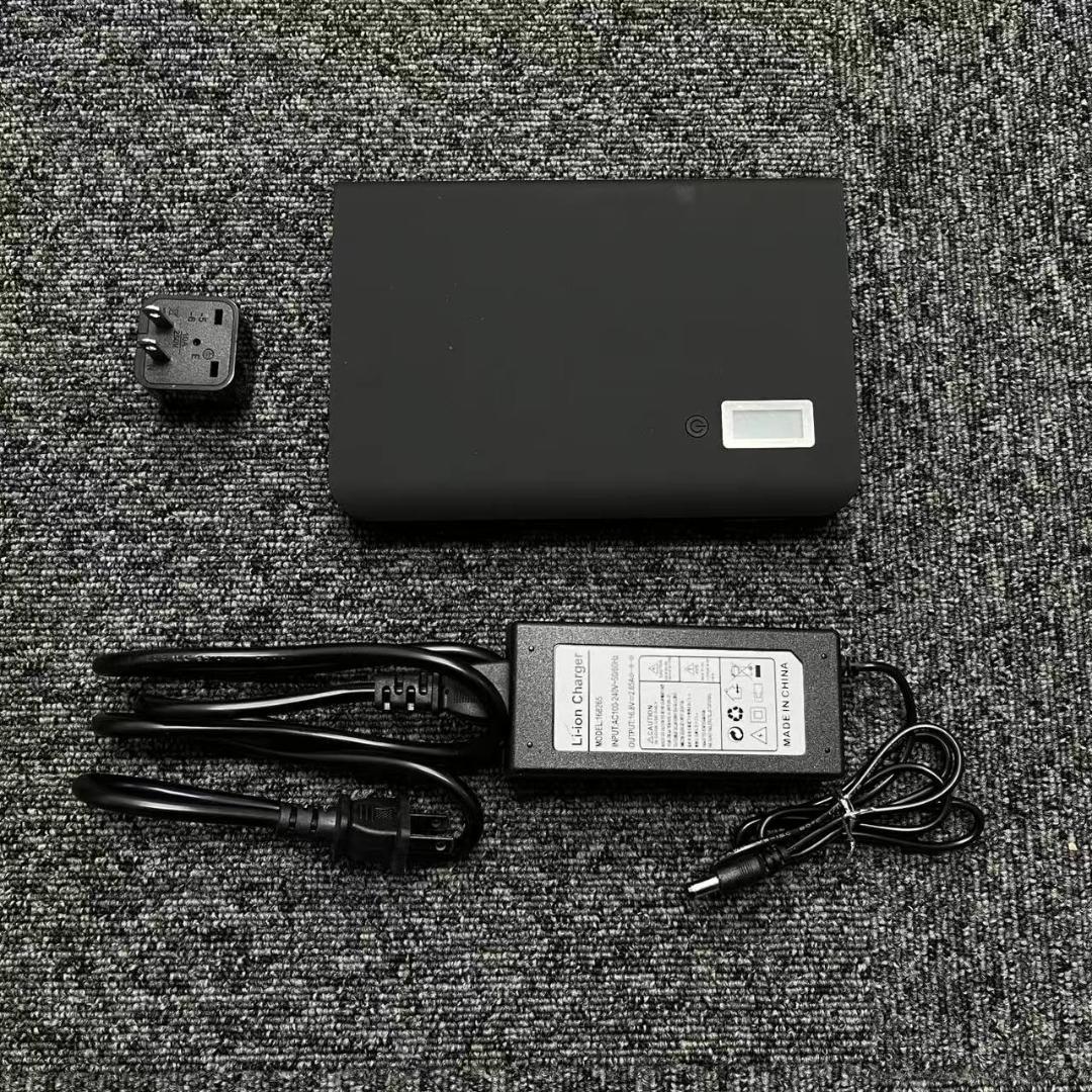 お洒落　ポータブルAC電源 24000mAh 急充 防災・アウトドア LED付き