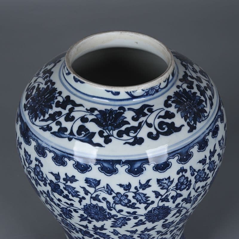 清乾隆青花纏枝蓮紋将軍壺 景徳鎮 陶磁器 装飾品 現代工芸品 美術品 置物