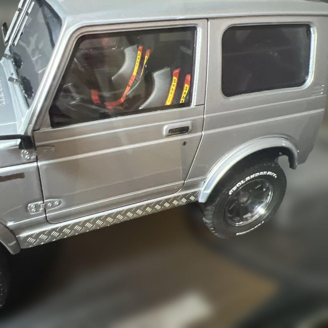 イグニッションモデル スズキ ジムニー (JA11) 1/18 ミニカー