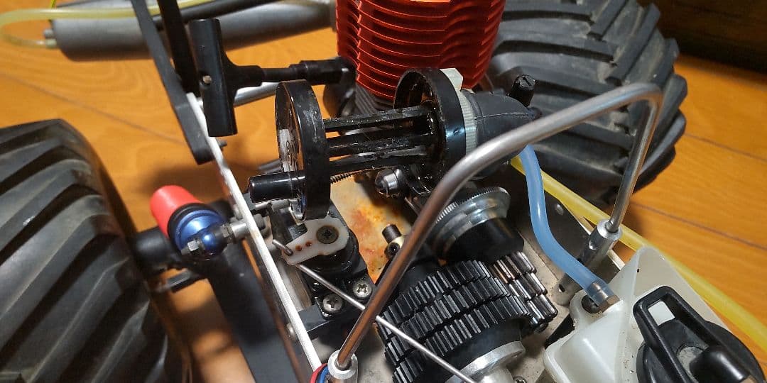 京商 KYOSHO MAD ARMOUR エンジン RCカー メカなし　ジャンク